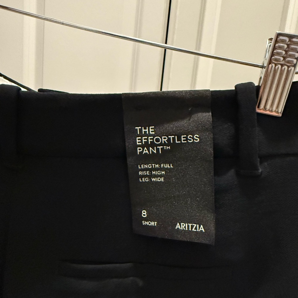 Aritzia Effortless Pant (Short)